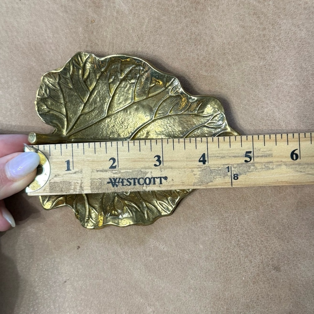 Vintage Solid Brass Rhubarb Leaf TRINKET DISH TRAY Made In Taiwan - Picture 6 of 7